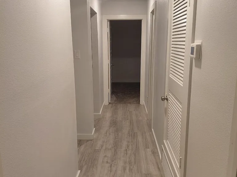 2800 Sierra Dr — Photo 10
