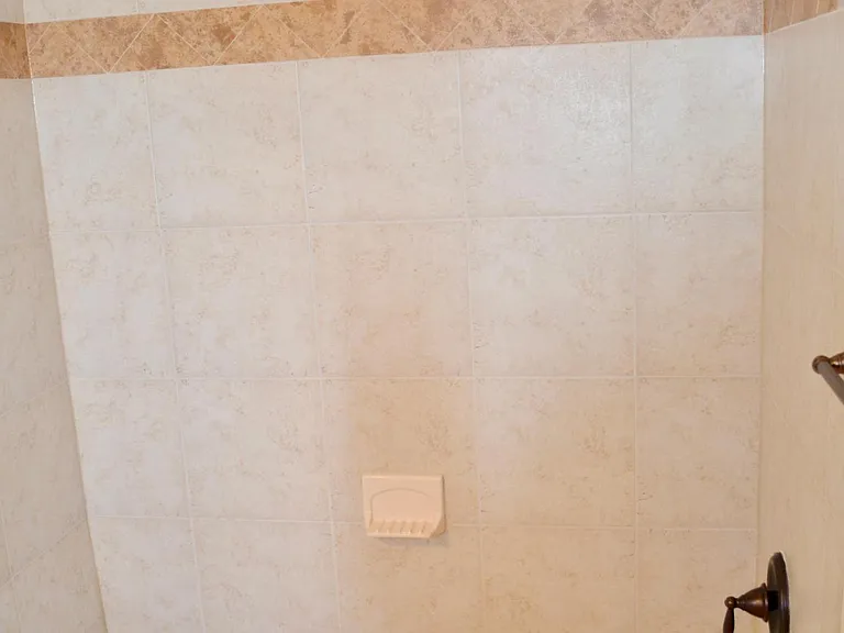 3127 Fairdale Oaks E — Photo 24