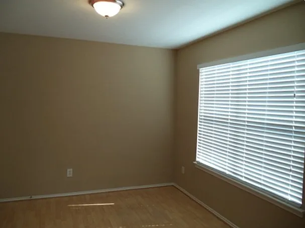 3 bed, 2.5 bath, 1703 sqft, $2,060 — Photo 4
