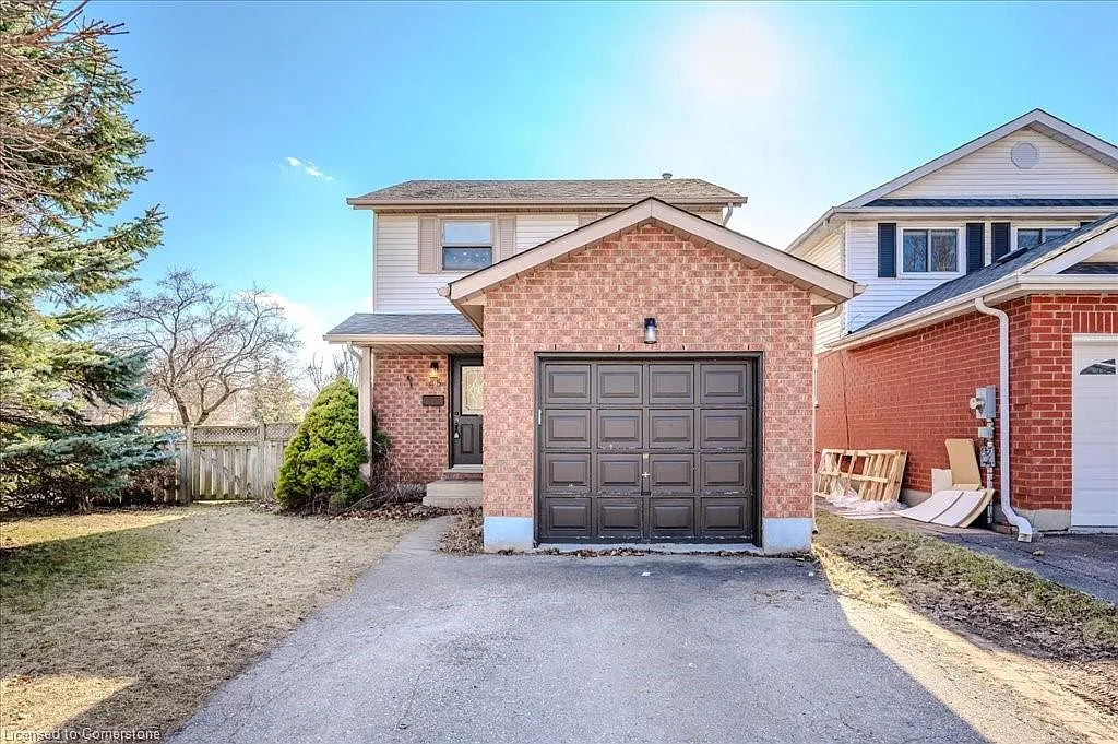 85 Moss Pl photo 1