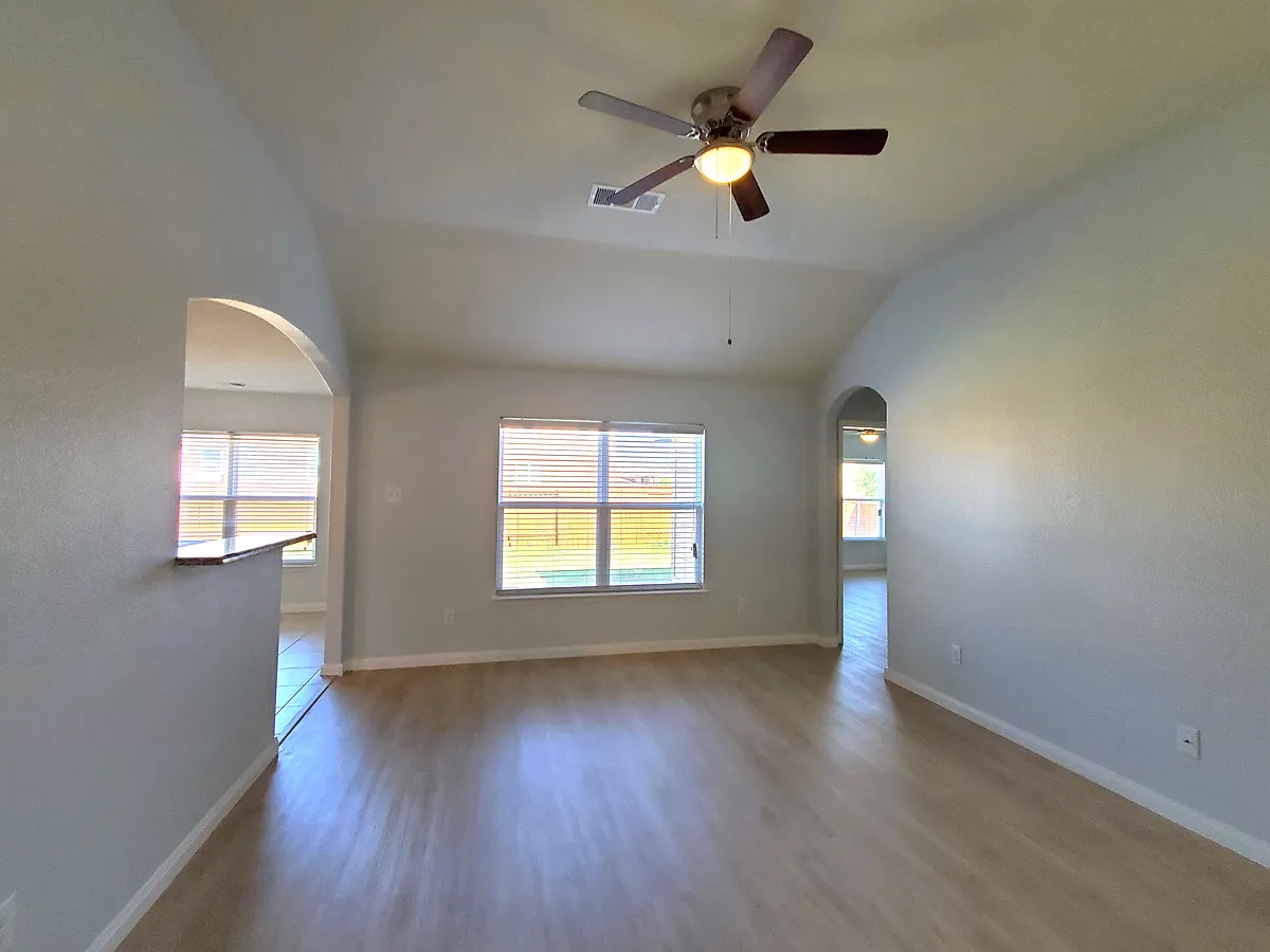 Building Photo - 239 Silverleaf Dr