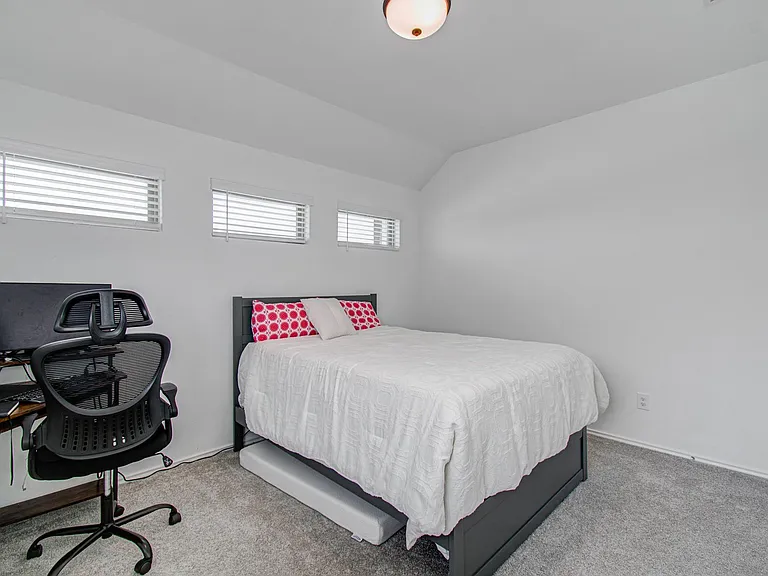 4722 Crest Hill Dr — Photo 40