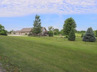 19496 Jefferson Ave, Crescent, IA 51526