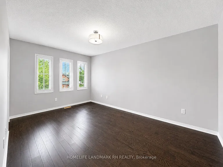8 McKennon St — Photo 13