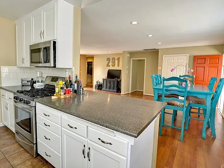 291 Hathway Ave — Photo 6