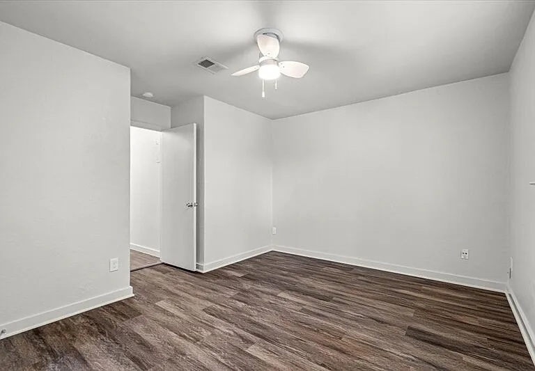 826 King Albert St #B — Photo 18