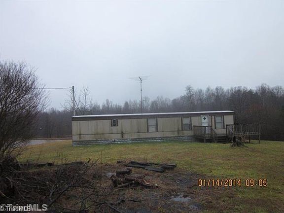 4th image of 544 Somers Ave
