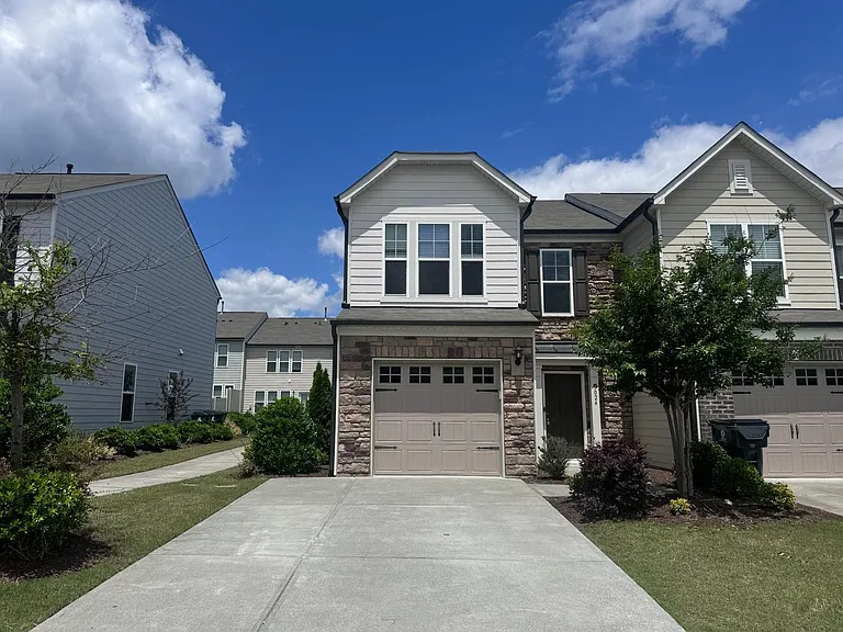 1024 Laceflower Dr — Photo 2