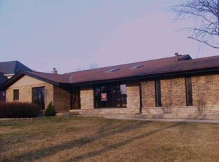 184 Robin Ct, Bloomingdale, IL