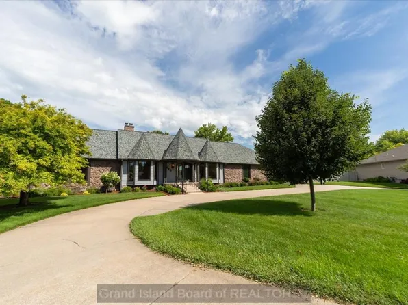 1610 Parkview Dr, Grand Island, NE 68801