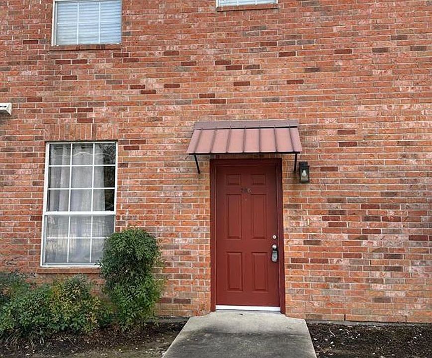 1st image of 900 Dean Lee Dr APT 206