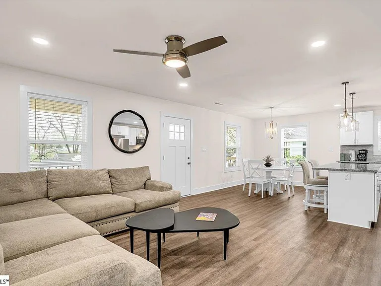 141 Baileyview St — Photo 5