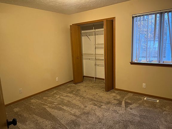 4th image of 2943 Wurtsboro Ln #2945