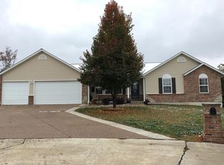 7 Woodbourne Pl, Troy, MO 63379