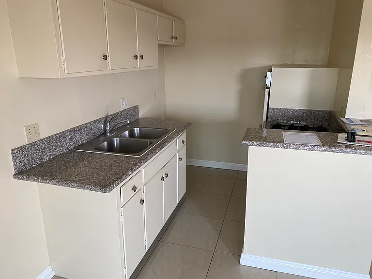 1832 W Sumac Ln #5 — Photo 7
