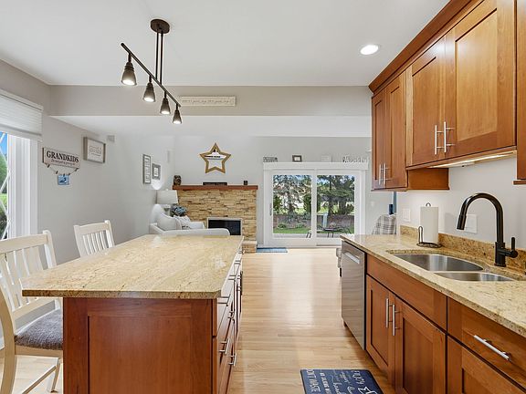 5th image of 542 Cress Creek Ct