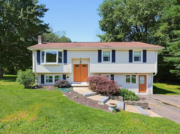 116 Bayberry Rd, North Attleboro, MA 02760