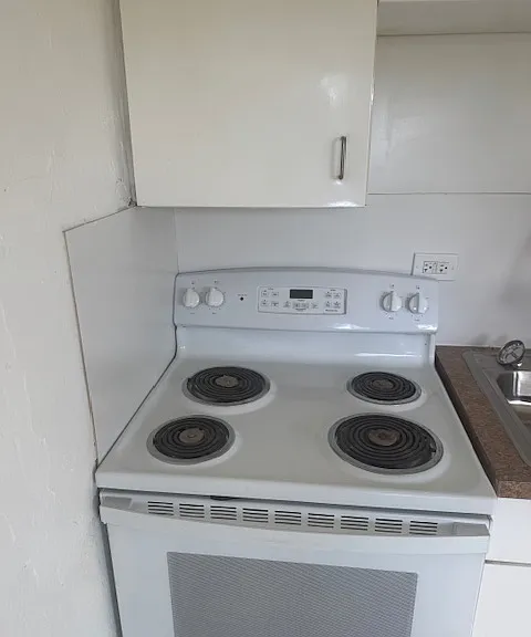 441 SW 10th St #4 — Photo 7
