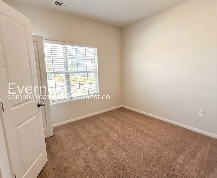 221 Aniston Ln — Photo 7