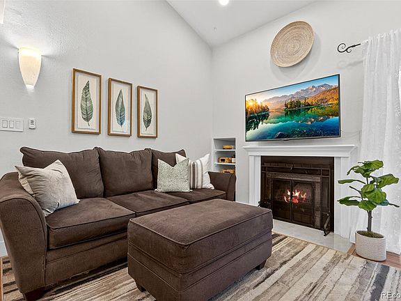 4th image of 9690 Brentwood Way #207