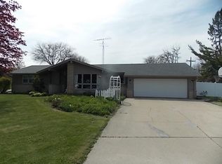 3648 Kasper St, Racine, WI 53402