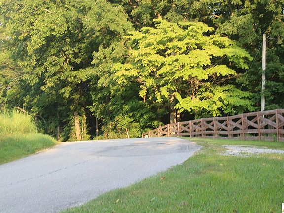 3rd image of 141 Cherokee Rd
