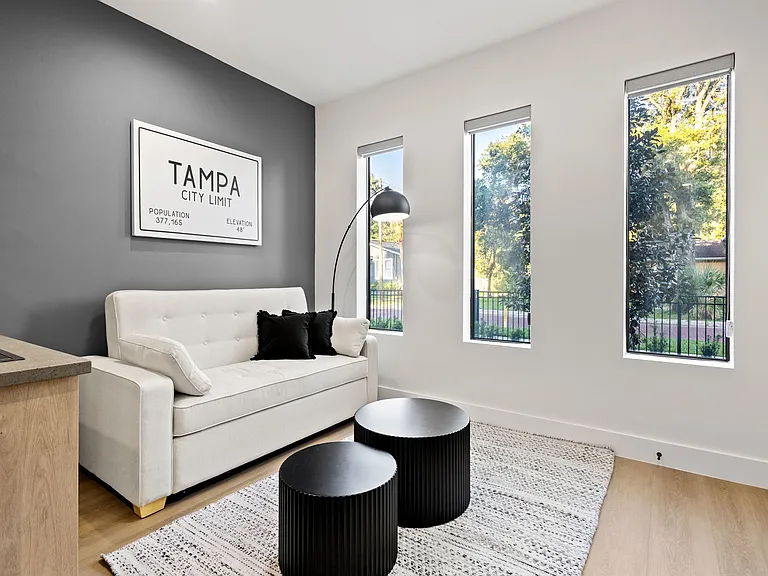 210 W Columbus Dr #3 — Photo 7