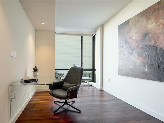 2nd image of 1601 Larkin St #200