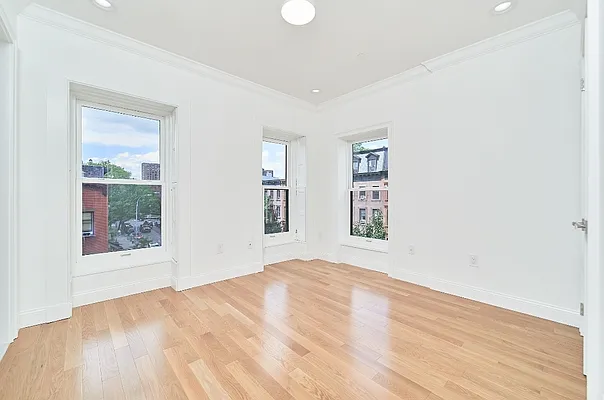 Rented by Daniel Gale Sotheby's International Realty | media 18