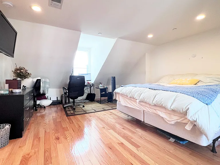 721 N 5th St #3F — Photo 14