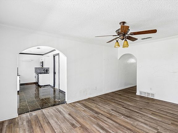3rd image of 716 Heathcliff Dr