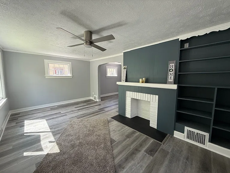 17901 Delavan Ave — Photo 12