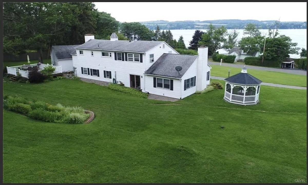 2844 E Lake Rd — Photo 1