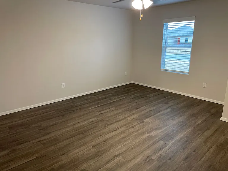 3301 E Jacob Ln — Photo 4