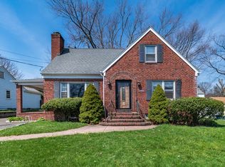 2478 Old Town Rd, Bridgeport, CT 06606