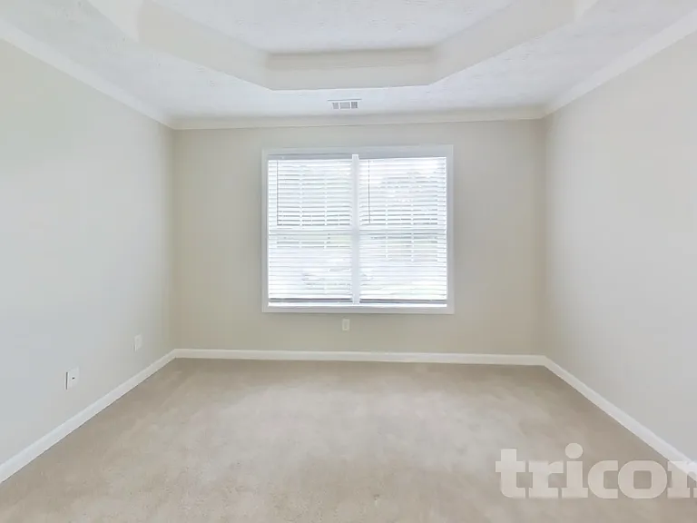 417 Carrie Ct — Photo 6
