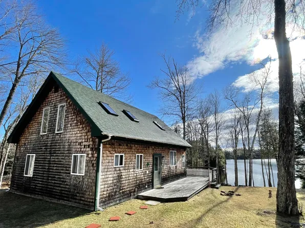 25 Lois Lane, Penobscot, ME 04476