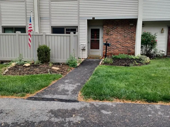 41 Twin Brooks Dr, Willow Grove, PA 19090