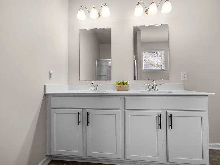 84 Woodford Reserve Dr — Photo 38