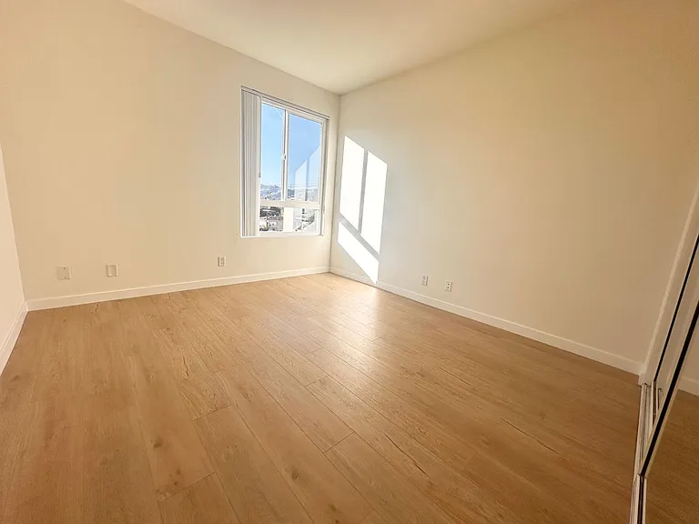 1234 Las Palmas Ave — Photo 19