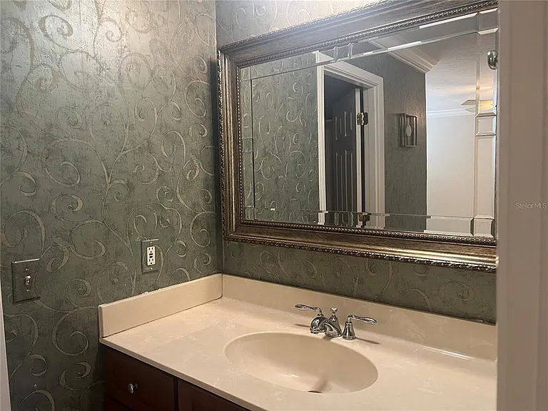 226 Delmar Ave — Photo 32