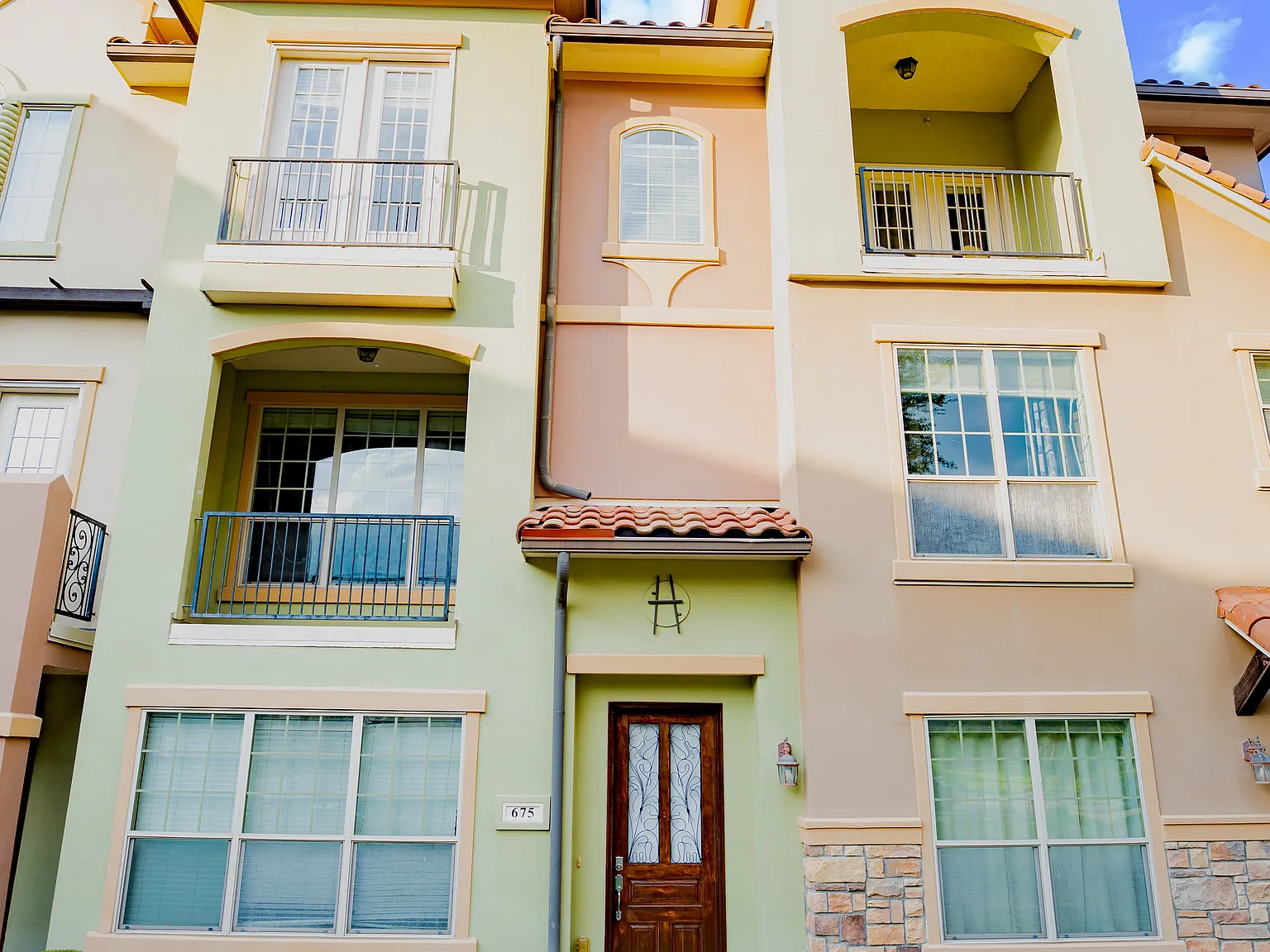 675 Senda — Photo 1
