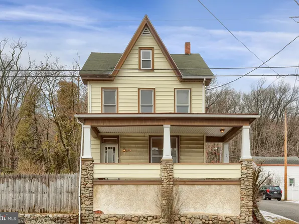 1947 E Grand Ave, Tower City, PA 17980