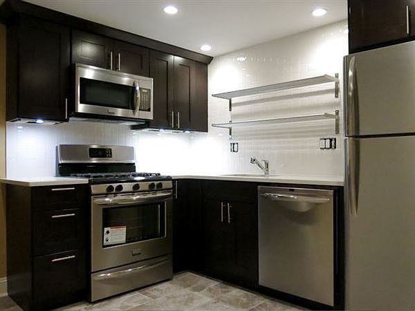 Cooks Kitchen, Stainless Steel Appliances, Quartz Counter to