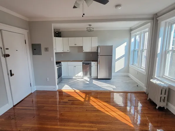 110 Brainerd Rd APT 10, Allston, MA 02134