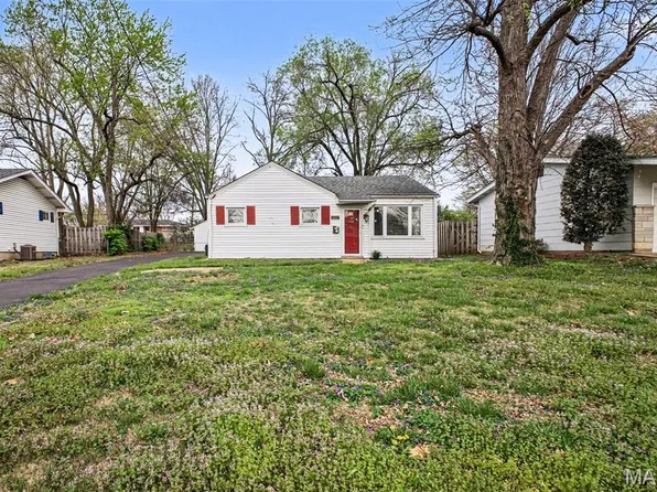 1725 Saint Catherine St, Florissant, MO 63033