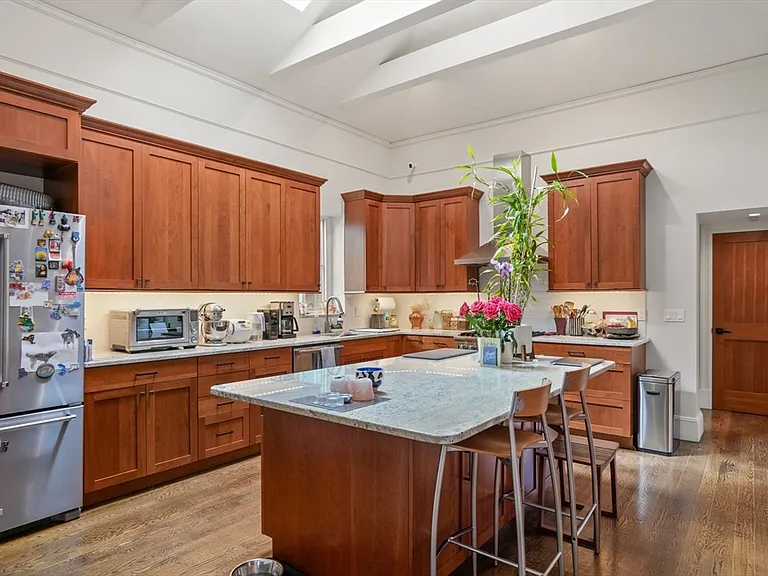 619 Franklin St #2 — Photo 9