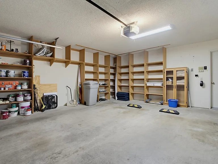 2039 Lemon Ave — Photo 43