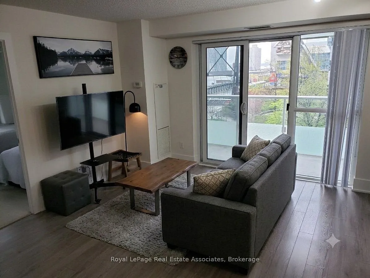 2 bed, $4,000 — Photo 1