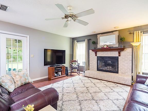 4th image of 1739 Kinsman Way